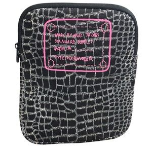 Marc by Marc Jacobs Faux Croc iPad Tablet Case Black Zip Cover – Stylish Tech